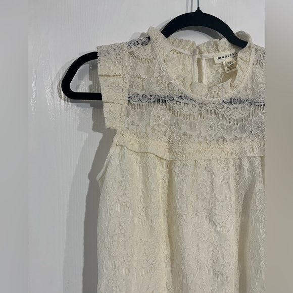 Monteau Ivory Lace Top - Picture 5 of 8
